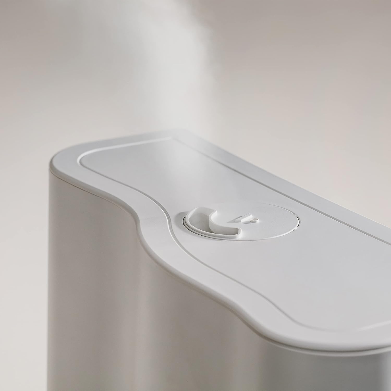 Vitruvi Cloud Bedside Humidifier, White Humidifier, 24 Hr Run Time, 602ft Coverage, Large Home Bedroom, Baby Room - Includes 3 Month Filter