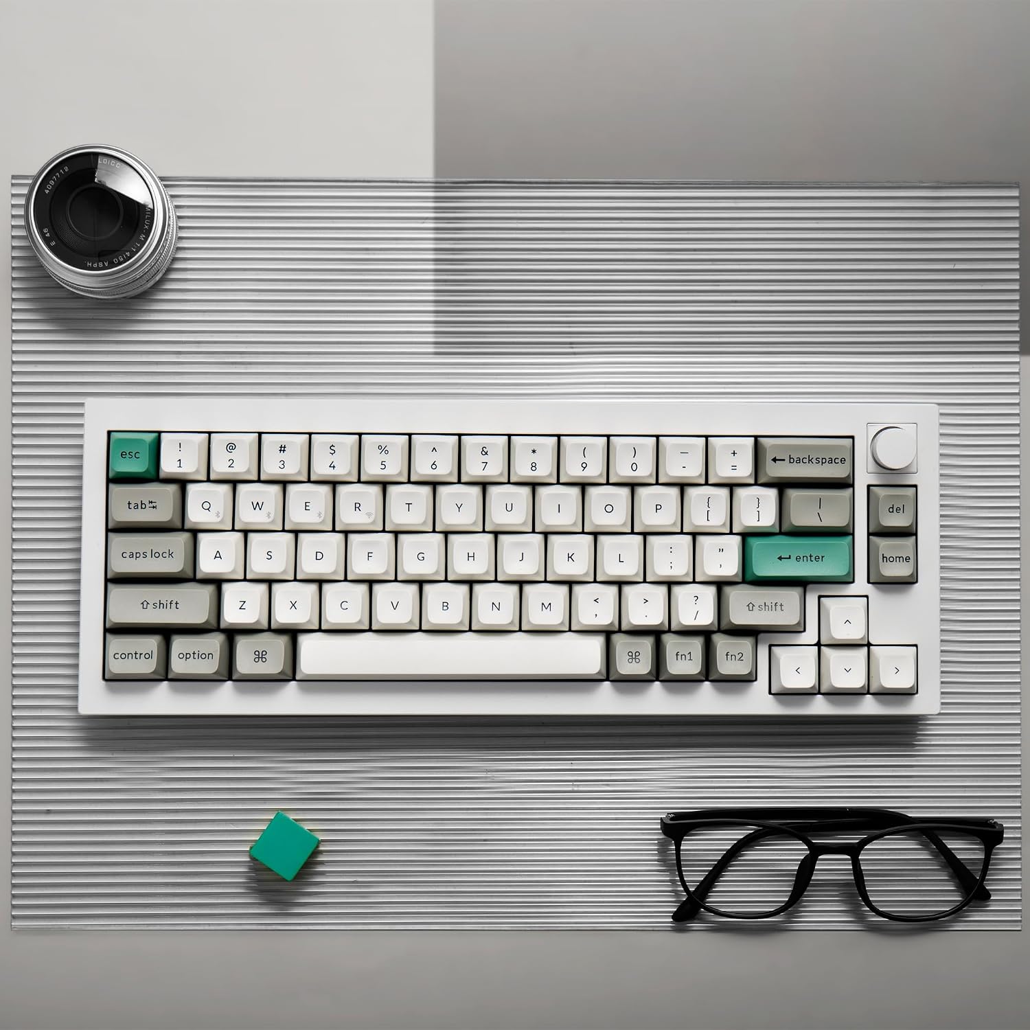 Keychron Q2 Max Wireless Custom Mechanical Gaming Keyboard, QMK/VIA Programmable Knob 2.4 GHz/Bluetooth 5.1/Wired, 65% Compact RGB Hot-Swap with Gateron Banana Switch for Mac Windows Linux - White