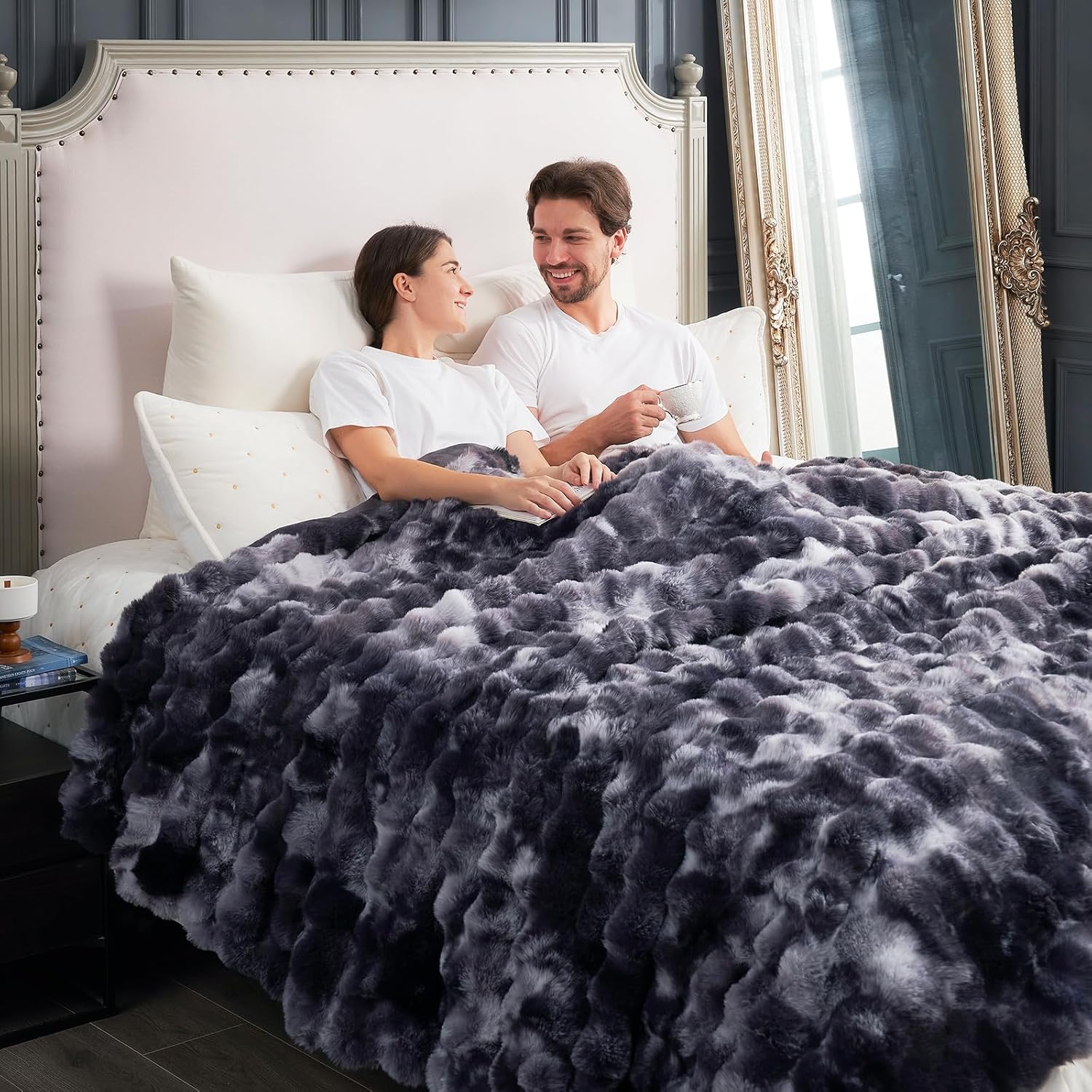 Cozy Bliss Faux Fur Throw Blanket for Bed King Size, Fuzzy Soft Plush Thick Bubble Blanket for Sofa Bedroom Living Room, 108 * 90 Inches Tie Dye Black