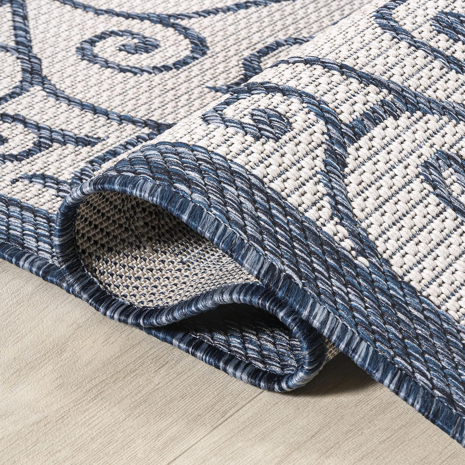 JONATHAN Y Vintage Filigree Indoor Outdoor Area Rug 4X6 Blue/Cream, Madrid Textured Weave for Backyard, Patio, Porch, Easy-Cleaning, High Traffic, Pet-Friendly, Non-Shedding (SMB107F-4)